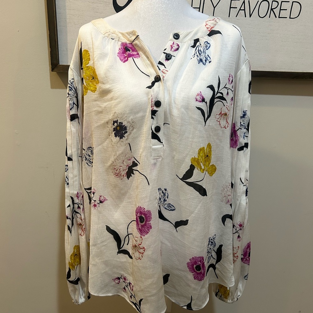 Ann Taylor White Floral Button-Down Shirt